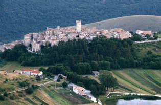 Workshops that focus on cultural travel in Italy - The Heart of Memoir Writing Workshop. Includes morning workshops, time for reading and writing, sharing and discussion, local excursions.
